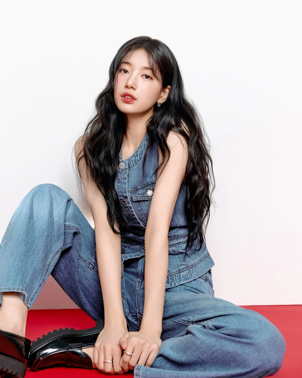 /사진=게스, 수지와 2026 썸머 컬렉션 공개하며 데님 스타일 강조