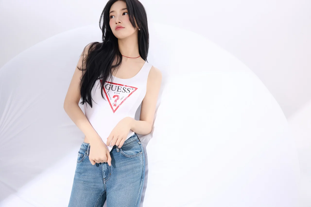 /사진=게스, 수지와 2026 썸머 컬렉션 공개하며 데님 스타일 강조