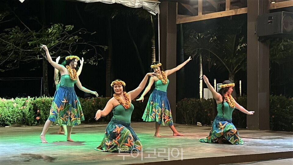 크라운 플라자 리조트의 아타리 디너쇼/ 사진- 박은하 기자