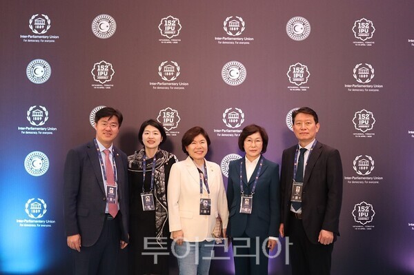 대한민국국회 대표단 전체사진