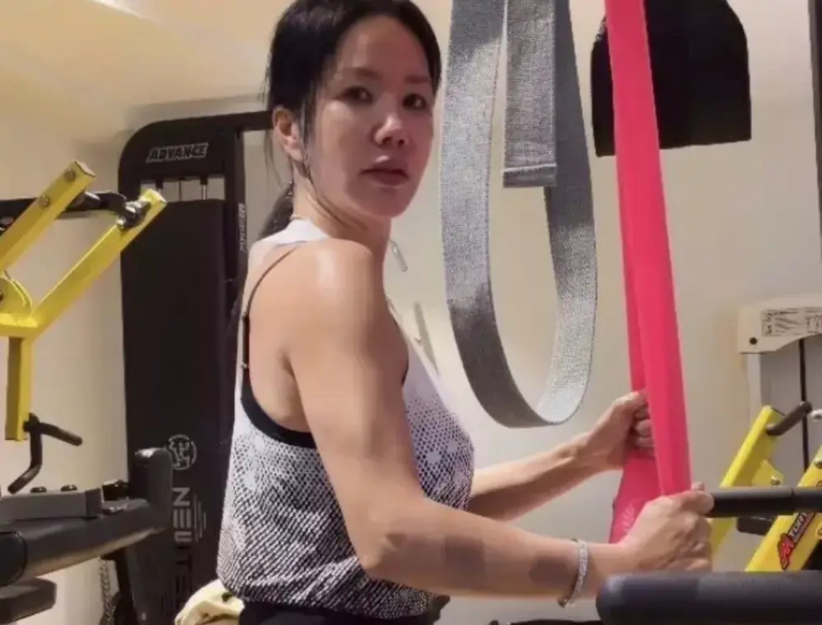 엄정화 운동 영상 캡처. / 엄정화 인스타그램