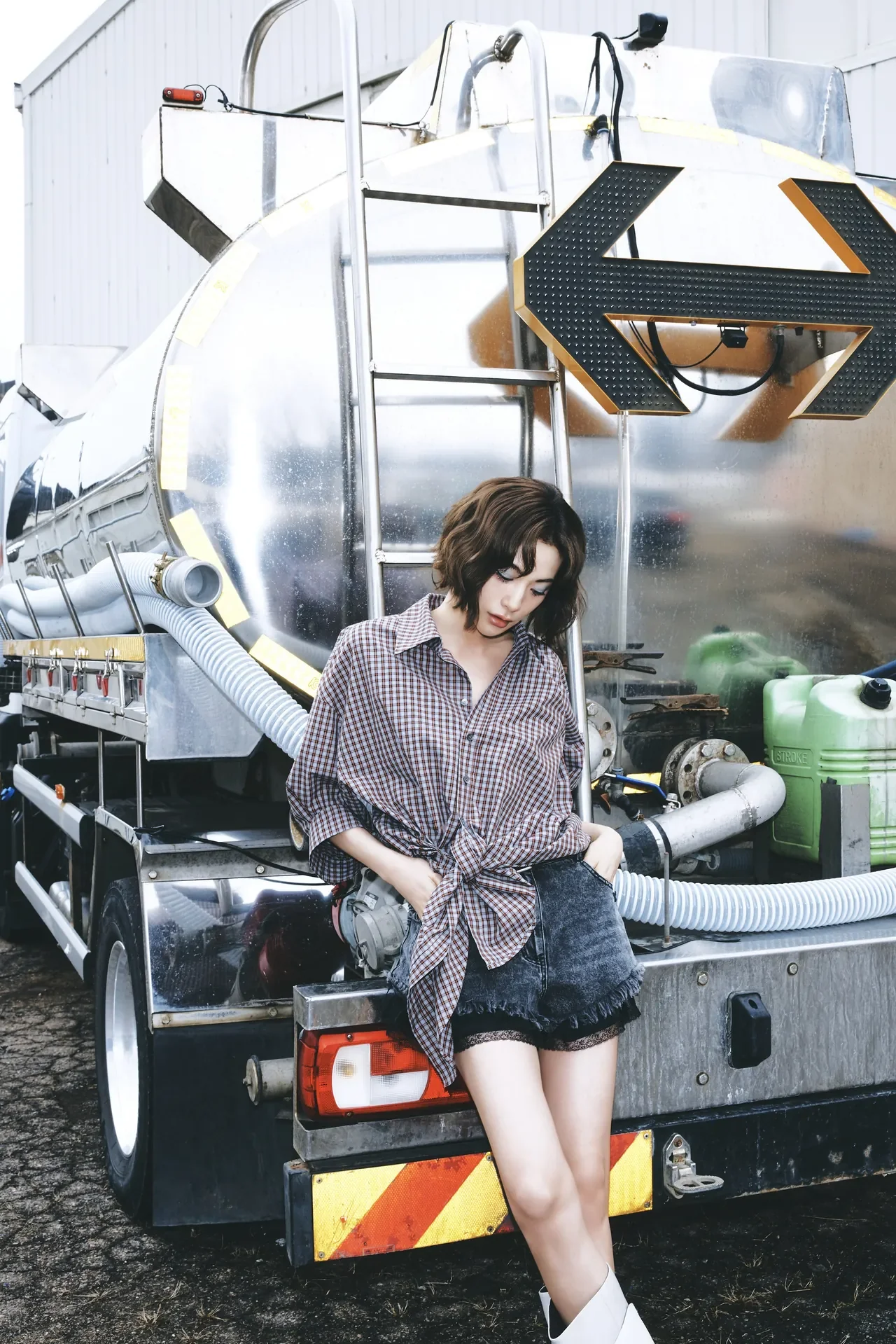 /사진=E.B.M, 2026 PRE-SUMMER 캠페인 ‘ANTIFRAGILE’ 공개