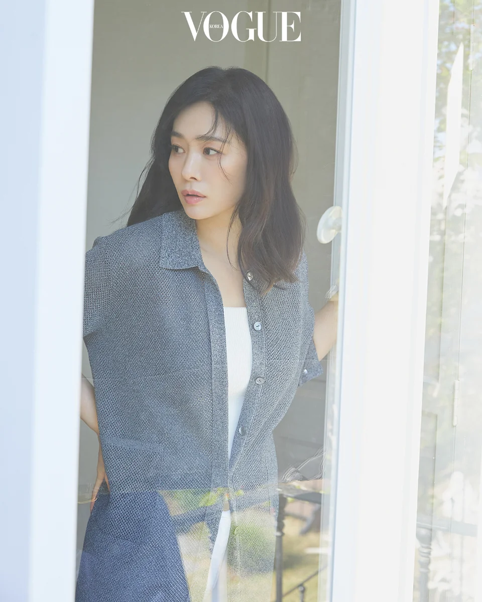 /사진=아이잗바바, 배우 김현주와 보그 화보 공개… 현대적 우아함 강조