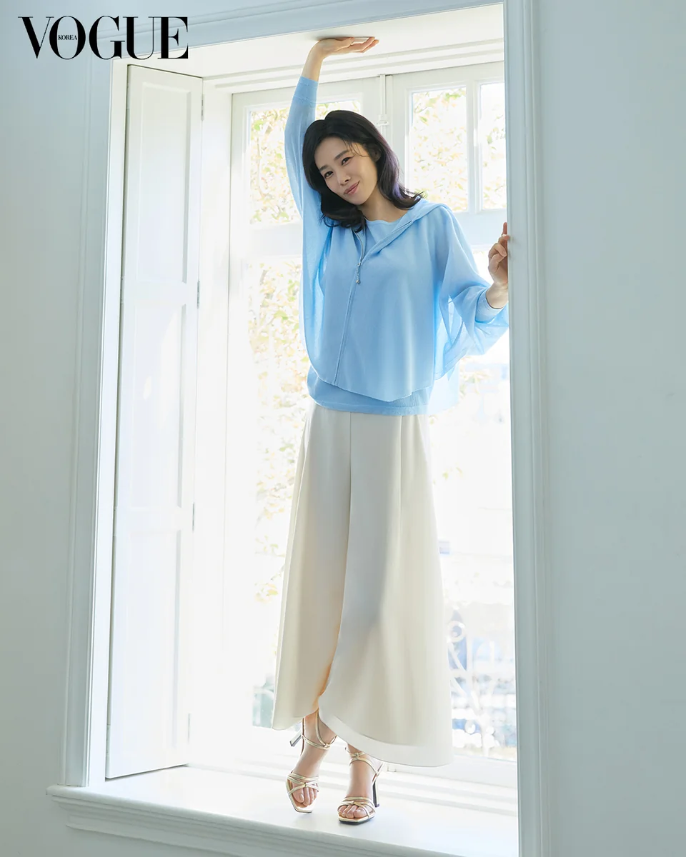 /사진=아이잗바바, 배우 김현주와 보그 화보 공개… 현대적 우아함 강조