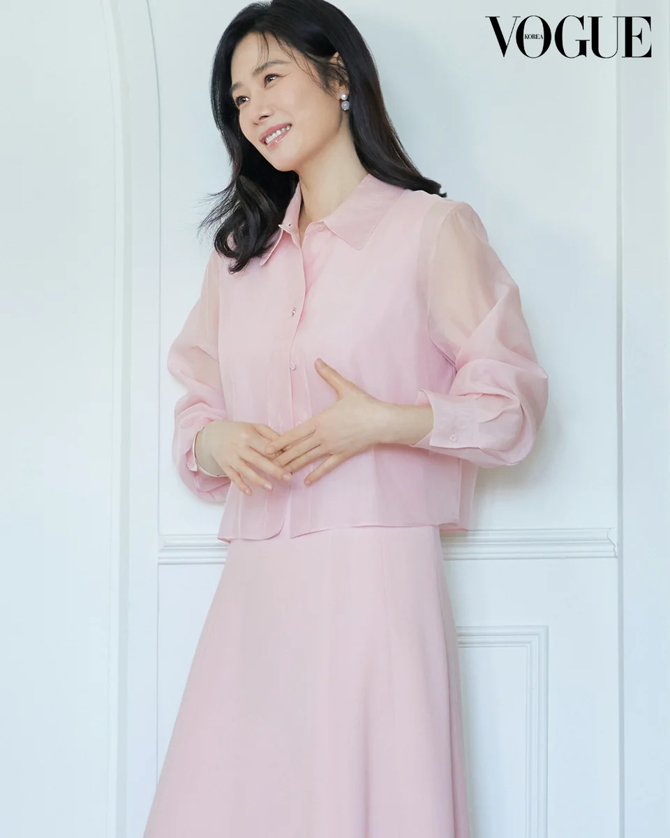 /사진=아이잗바바, 배우 김현주와 보그 화보 공개… 현대적 우아함 강조