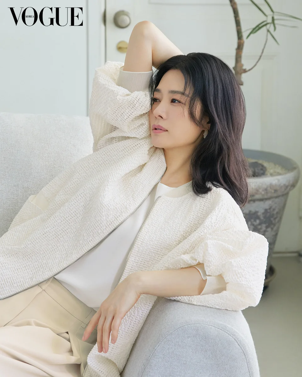 /사진=아이잗바바, 배우 김현주와 보그 화보 공개… 현대적 우아함 강조