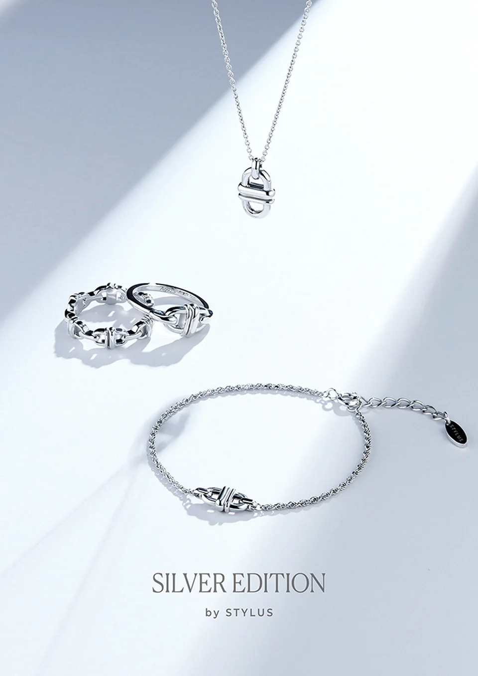 /사진=스타일러스, 실버 에디션 출시… 감각적 미니멀리즘 강조