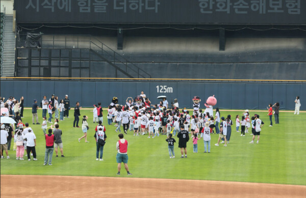 LG 트윈스가 어린이날을 맞아 내달 4일 잠실야구장 그라운드에서 ‘엘린이 피크닉’을 진행한다(사진=LG)