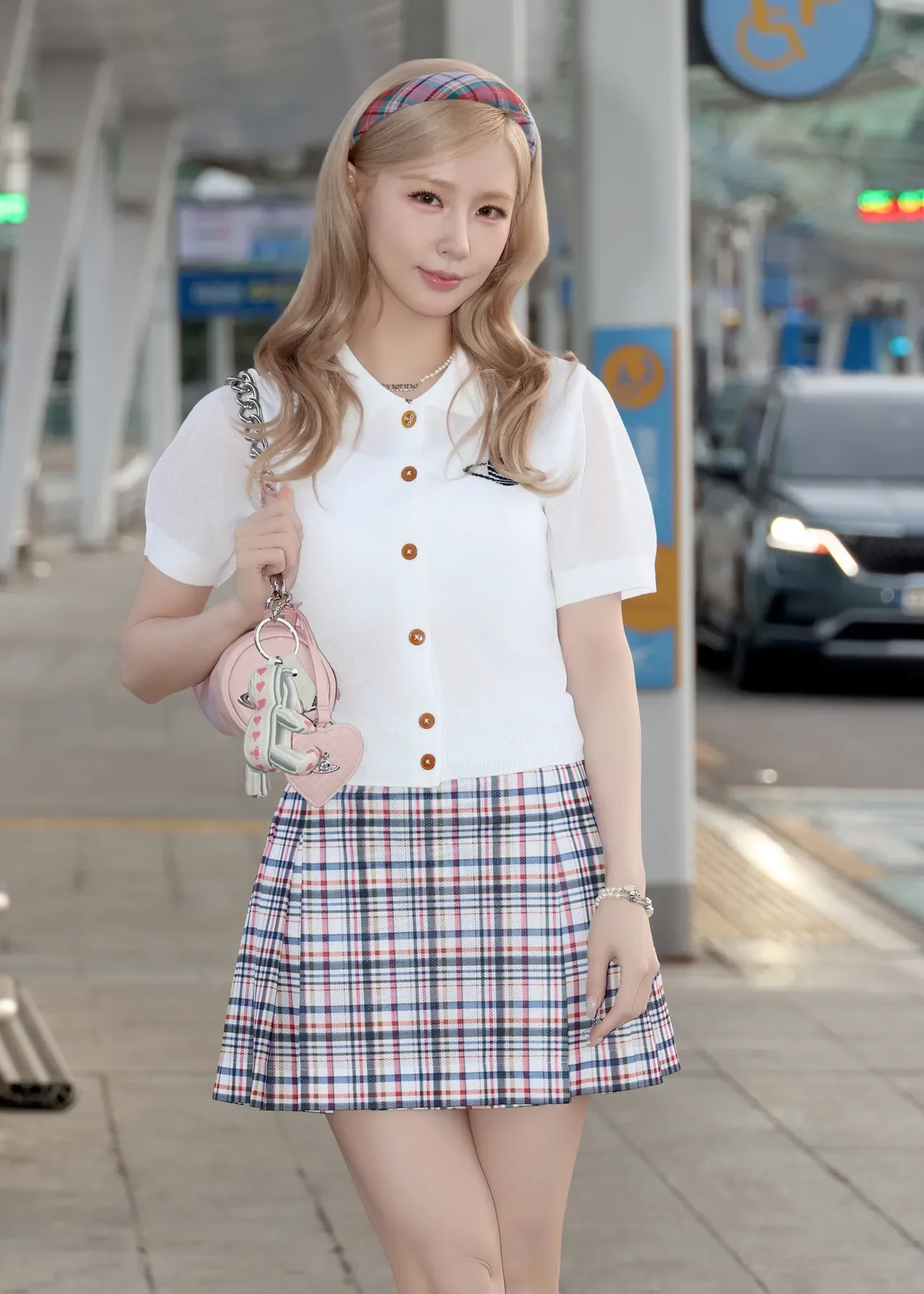 /사진=비비안 웨스트우드, 아이들 미연 마카오 출국길 공항패션 선보여