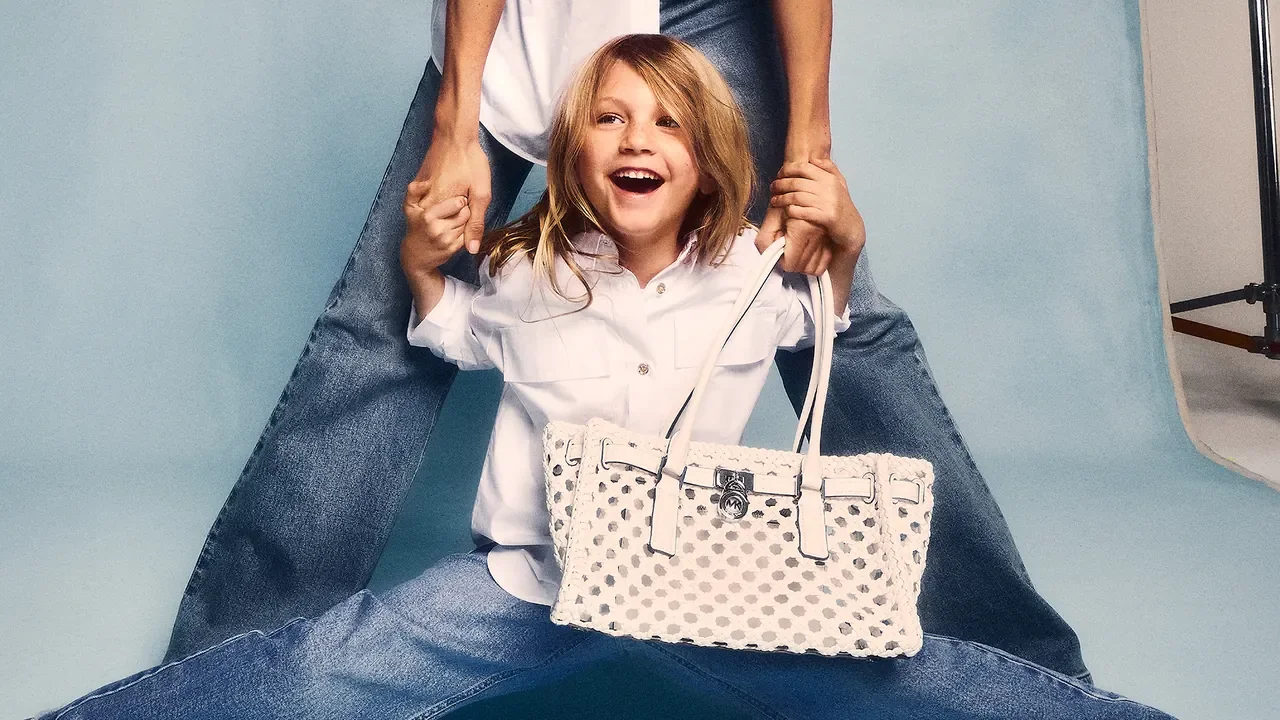 /사진=마이클 코어스, 가정의 달 맞아 기프트 셀렉션 선보여