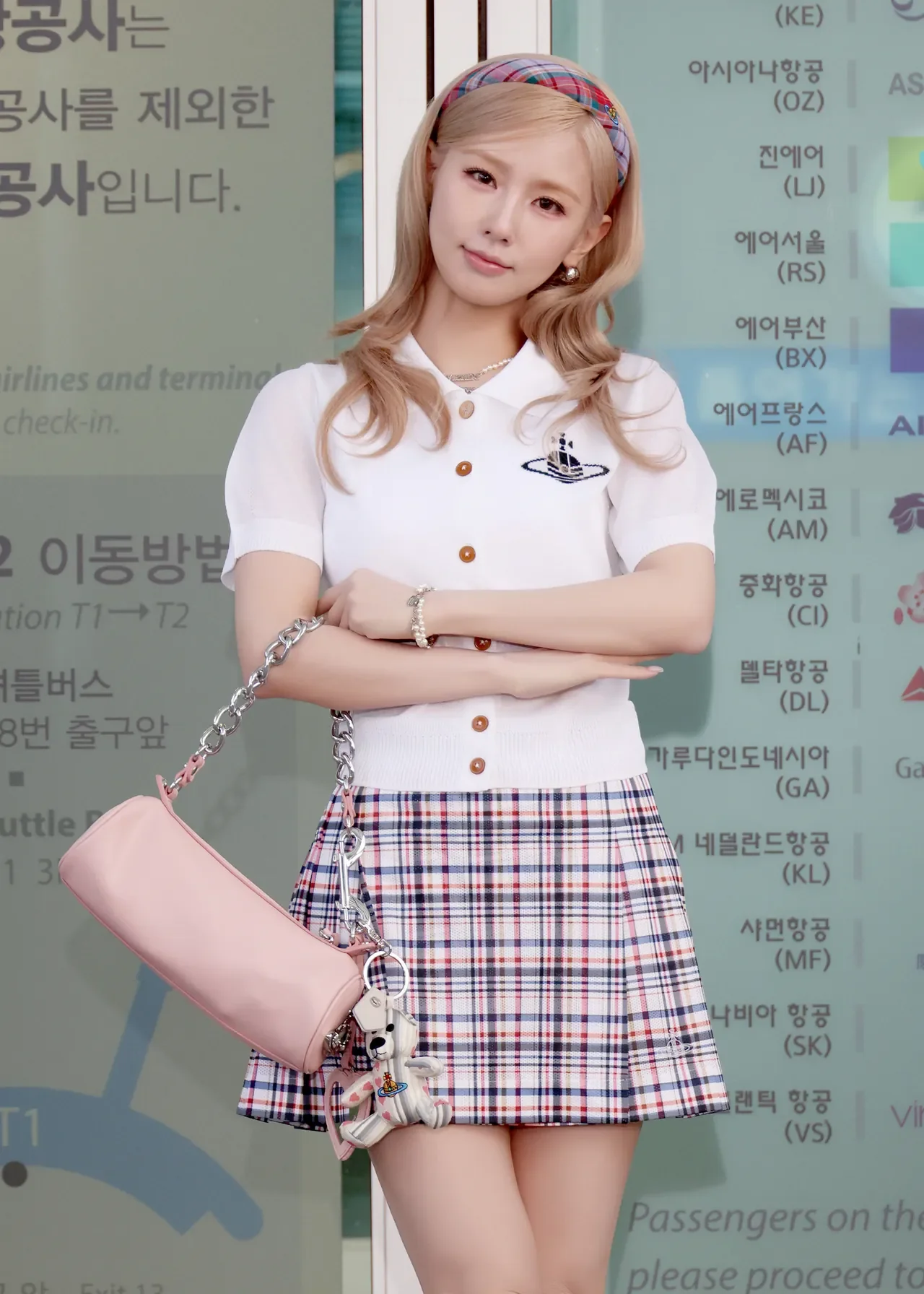 /사진=비비안 웨스트우드, 아이들 미연 마카오 출국길 공항패션 선보여