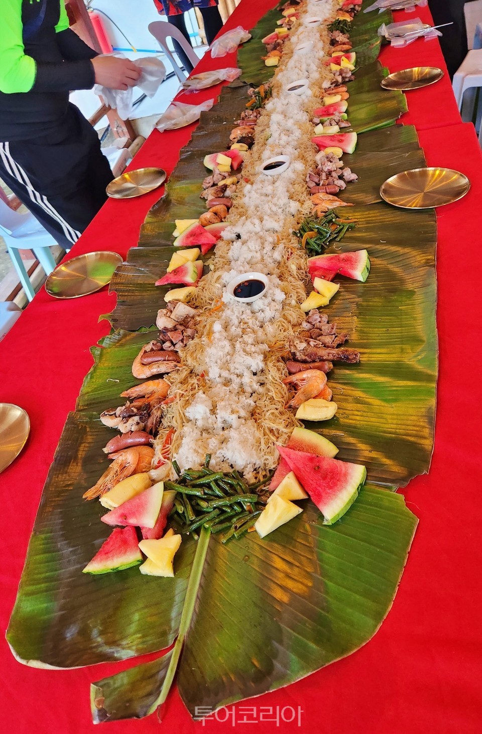 보홀여행에서 맛 본 부들 파이트(boodle fight)’ /사진-투 어코리아