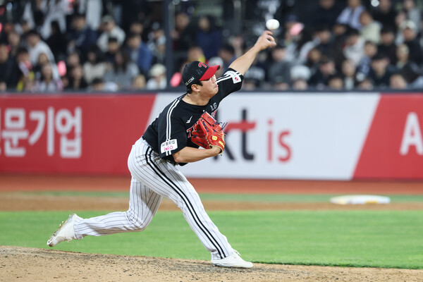 함덕주의 전력투구(사진=LG)