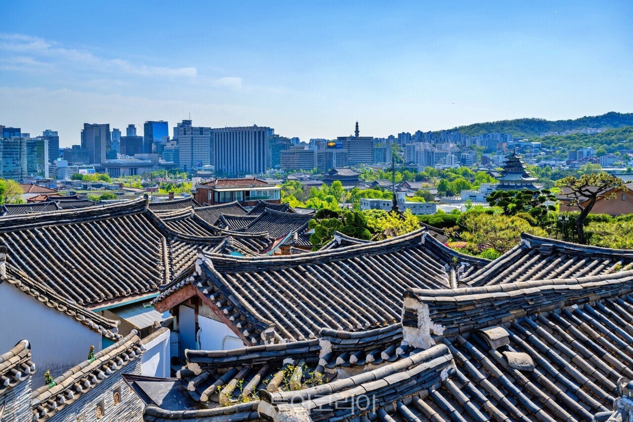  북촌동양문화박물관 테라스에서 바라본 풍경 /사진-서울관광재단