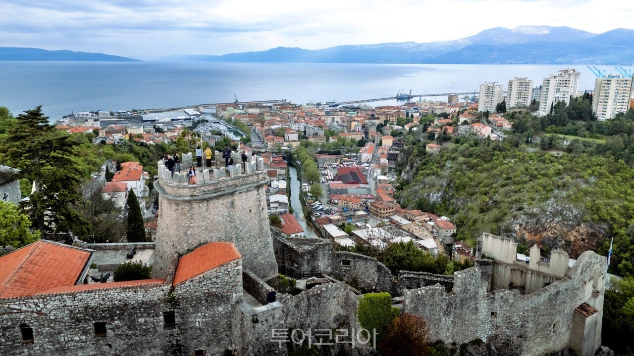 크로아티아 리예카(Rijeka) 트르사트 성(Trsat Castle) 리예카 시내와 아드리아해를 한눈에 내려다볼 수 있다./사진-크로아티아관광청