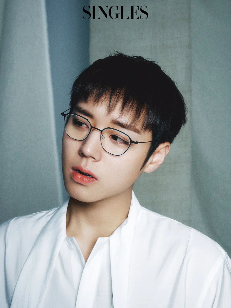 /사진=박지훈, 〈싱글즈〉 5월호서 린드버그 아이웨어 화보 공개