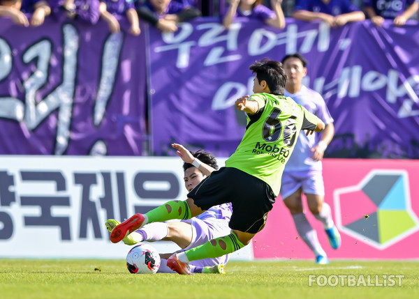 최건주(왼쪽, FC안양), 최우진(오른쪽, 전북 현대). 서형권 기자