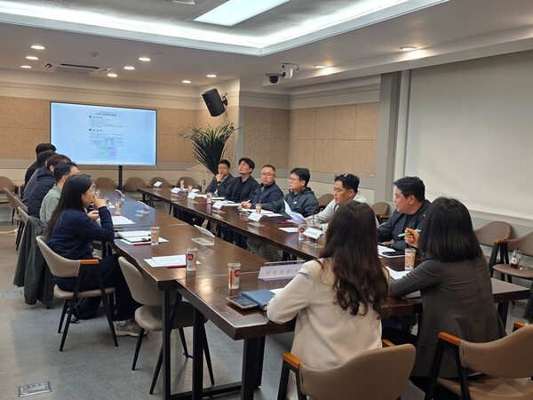 ▲ 의정부시가 쾌적한 도시 환경 조성을 위해 마련한 공중케이블 정비사업 실무 회의 현장 모습. / 사진제공 = 의정부시 