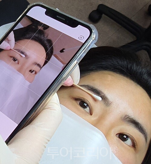 눈썹 문신 시술 이미지