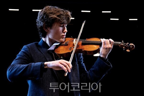 바이올리니스트 다니엘 로자코비치(Daniel Lozakovich)