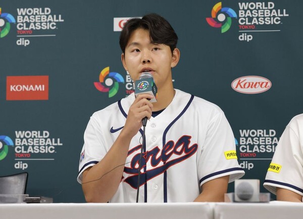 기자회견에 나선 소형준(사진=WBC)