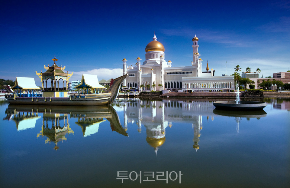 브루나이 오마르알리 사이푸딘 모스크(Omar Ali Saifu-ddin) /사진=로열브루나이항공