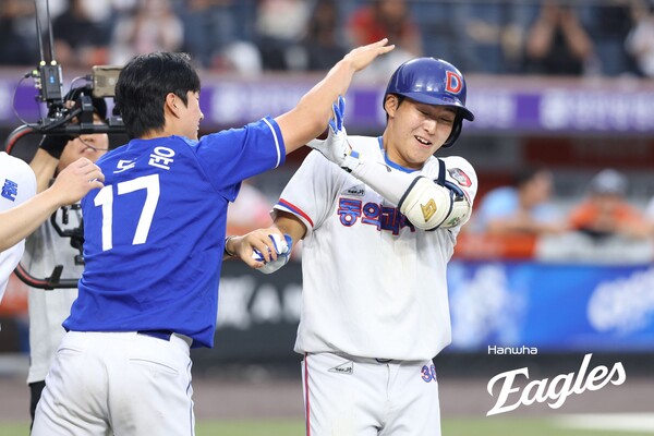 동점 홈런을 터뜨린 강도현(사진=한화)