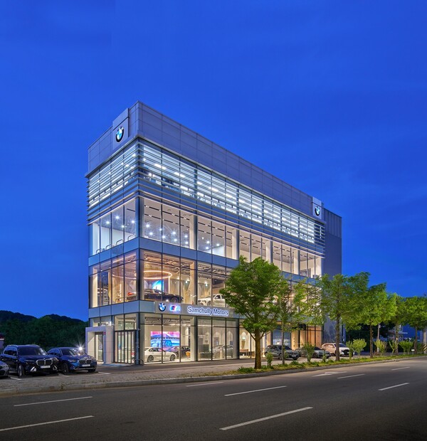 ​BMW 청주 전시장 내경(사진=삼천리 모터스 제공)BMW 청주 전시장 외경(사진=삼천리 모터스 제공)