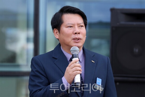 사진 / 역장 재임시 모습