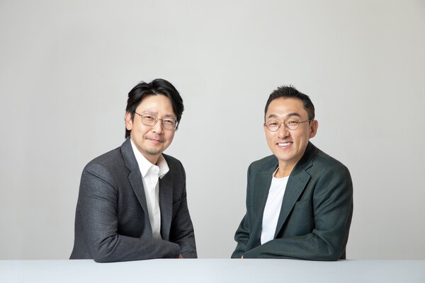 이시우(왼쪽)·김태환 카카오게임즈 공동대표(사진=카카오게임즈 제공)
