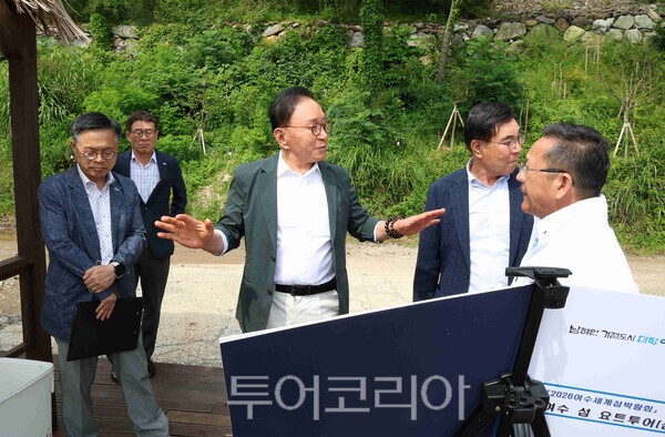 사진 / 박수관 조직위원장, 요트 계류장 시설점검