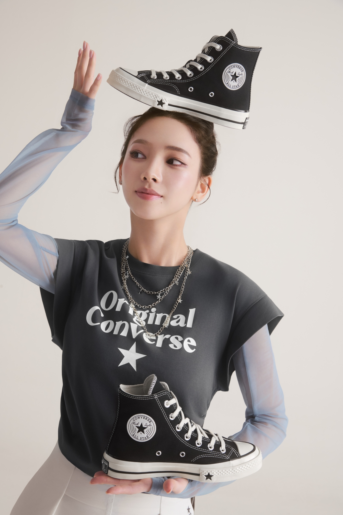 에스파 카리나가 컨버스 글로벌 앰버서더로서 척 70 X 캠페인 화보를 선보이고 있다 / 사진=컨버스