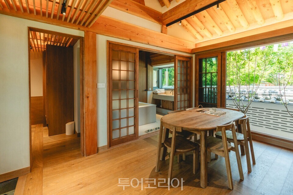 한옥전통호텔 ‘명지각 3관’  거실/사진=남원시