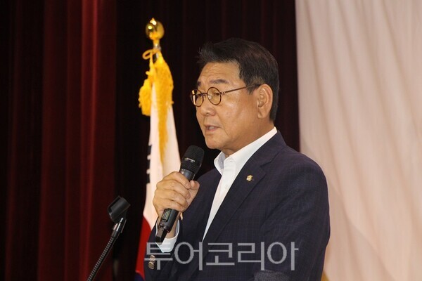 인천 검단구가 2일 오후 검단복지회관에서 개최한 김진규 초대 검단구청장 취임식에서 김교흥 국회의원이 축사를 하고 있다. 2026.07.02. / 투어코리아뉴스 이창호 기자  