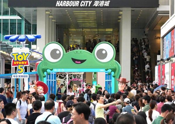 “FOREVER TOYS @ Harbour City” has received an overwhelmingly positive response since its grand opening on 19 June.