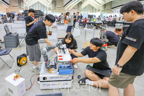 인천대학교 Team INU : 산업자동화 리그(Smart Manufacturing League) 1위