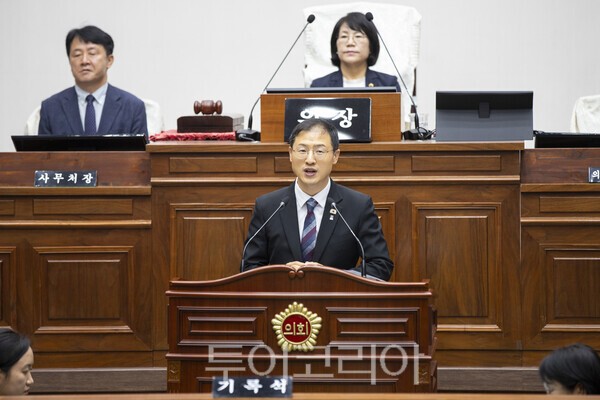김상욱 울산시장이 개원식에서 축사를 하고 있다./사진-투어코리아 김교환 기자