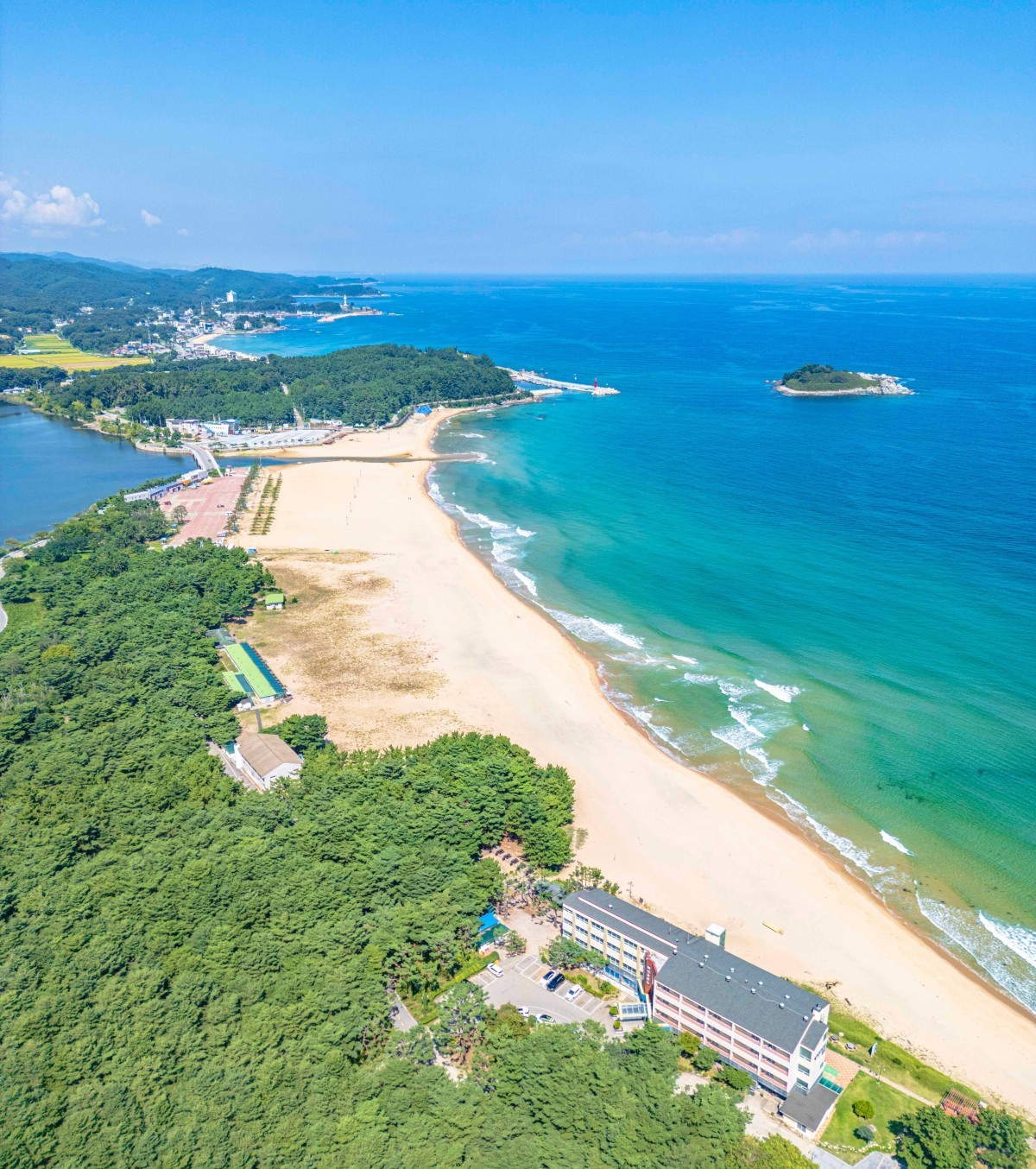 화진포해수욕장 전경. / ⓒ한국관광콘텐츠랩-황성훈