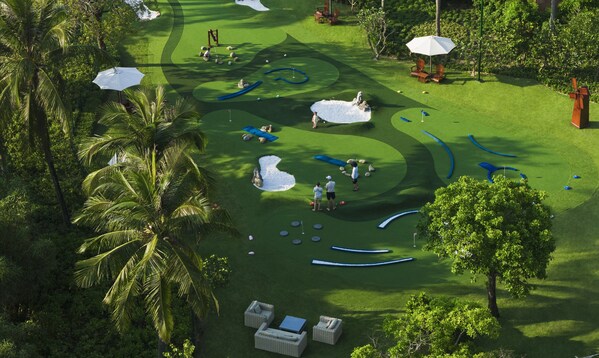 9-Hole Mini Golf