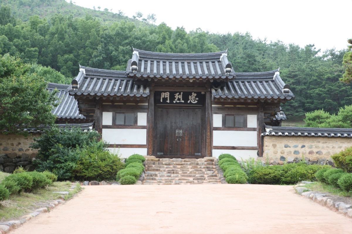 대구 신숭겸장군 충렬문. / ⓒ한국관광콘텐츠랩-김지호