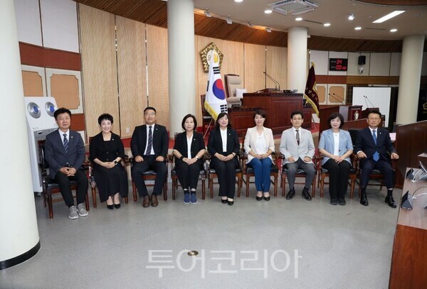 고양특례시의회 제10대 전반기 의장단/투어코리아뉴스 김경남 기자