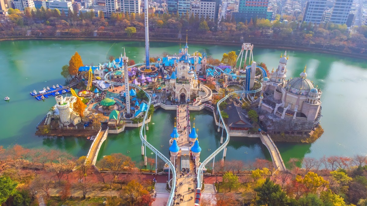 서울 롯데월드 전경. / Chan008-shutterstock
