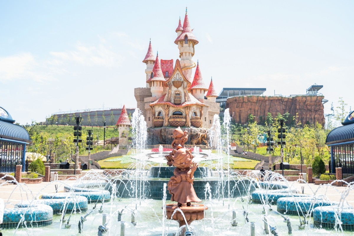롯데월드 분수. / the_Dave-shutterstock