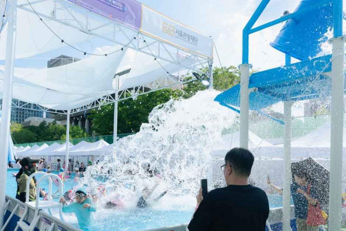 어린이들이 물놀이를 즐기고 있다. / 대한민국 구석구석 제공