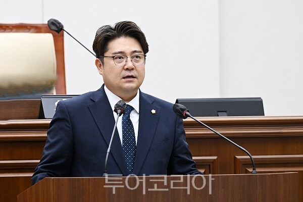 김포시의회 이희성 의원이 16일 오전 열린 제269회 임시회 제1차 본회의에서 5분 자유발언을 하고 있다.