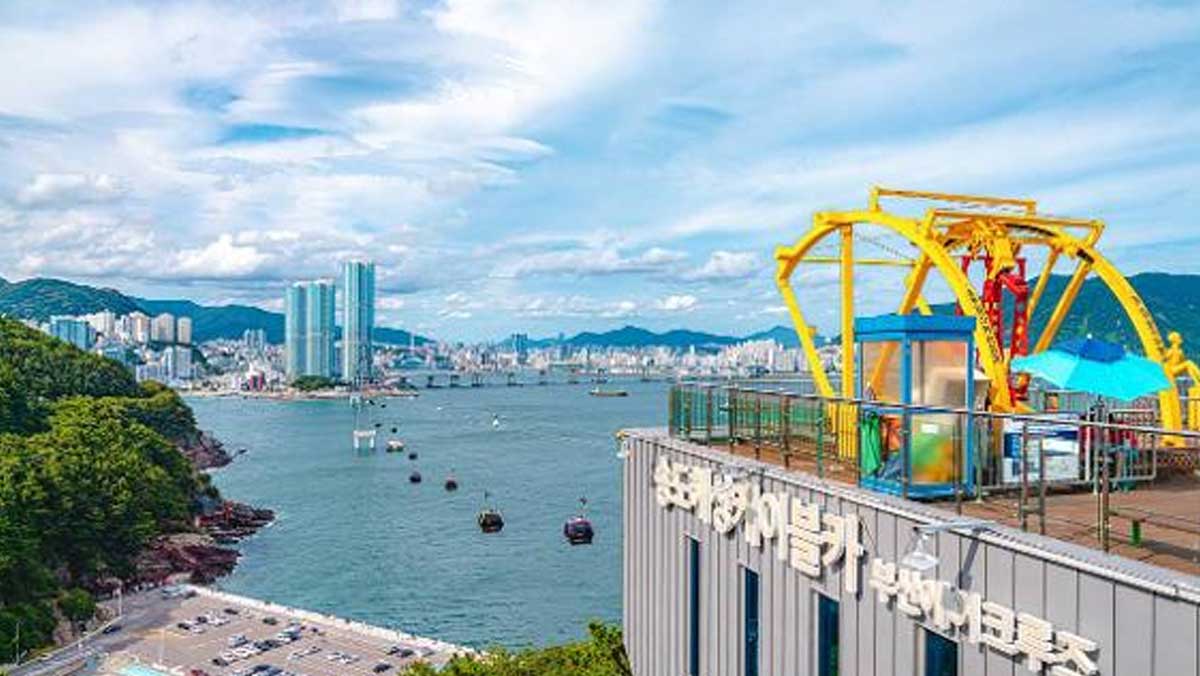 송림공원 쪽 베이스테이션과 암남공원 쪽 스카이파크를 잇는 승강장. / 비짓부산