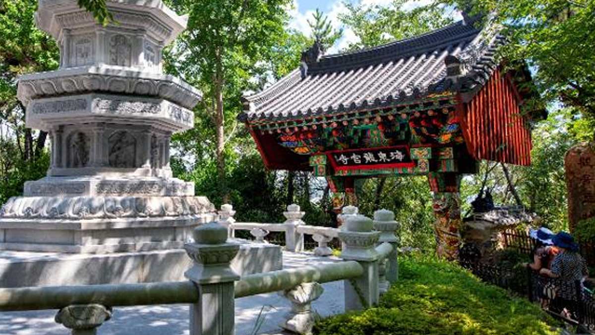 해동용궁사 입구 풍경. / 비짓부산
