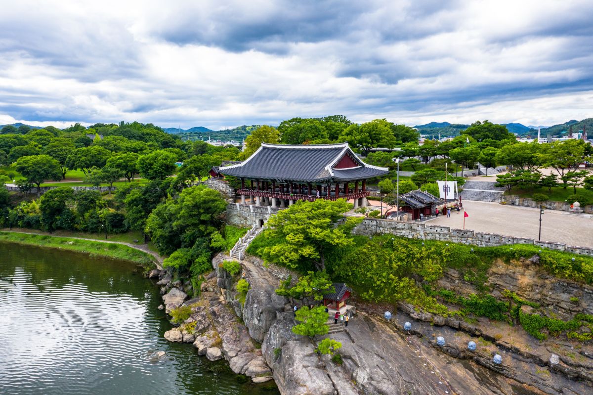진주 촉석루 항공뷰 전경. / ⓒ한국관광콘텐츠랩-김지호