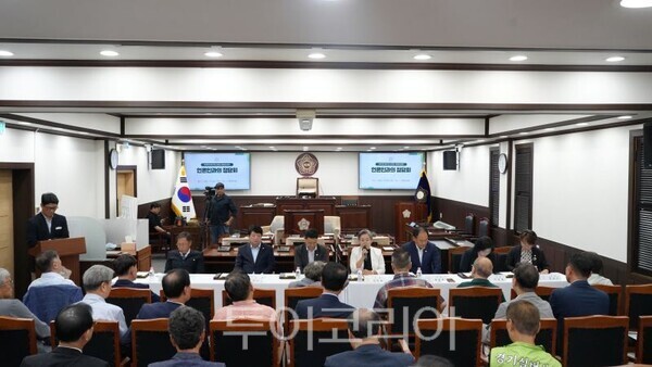 언론인과의 정담회/투어코리아뉴스 정명달 기자