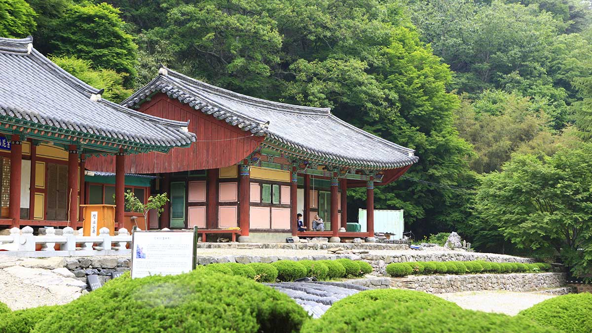 오랜 세월 동안 고즈넉한 사찰의 멋을 지켜온 강천사의 전경. / ⓒ한국관광콘텐츠랩-김지호